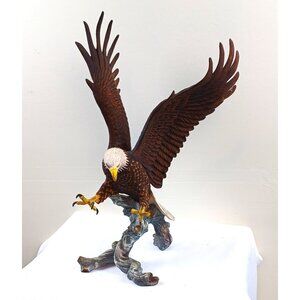 The Franklin Mint 1987 Bald Eagle Porcelain Figurine With Outstretched Wings On